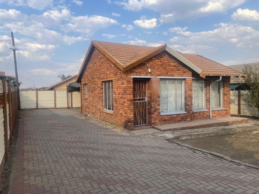 2 Bedroom Property for Sale in Boitekong North West